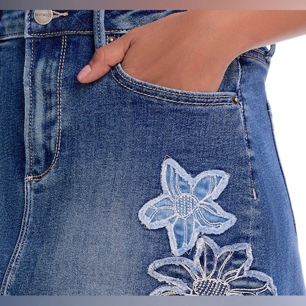 DRIFTWOOD Vintage Blue Floral Embroidered Denim Size Mini Skirt Size 28 (US 6)